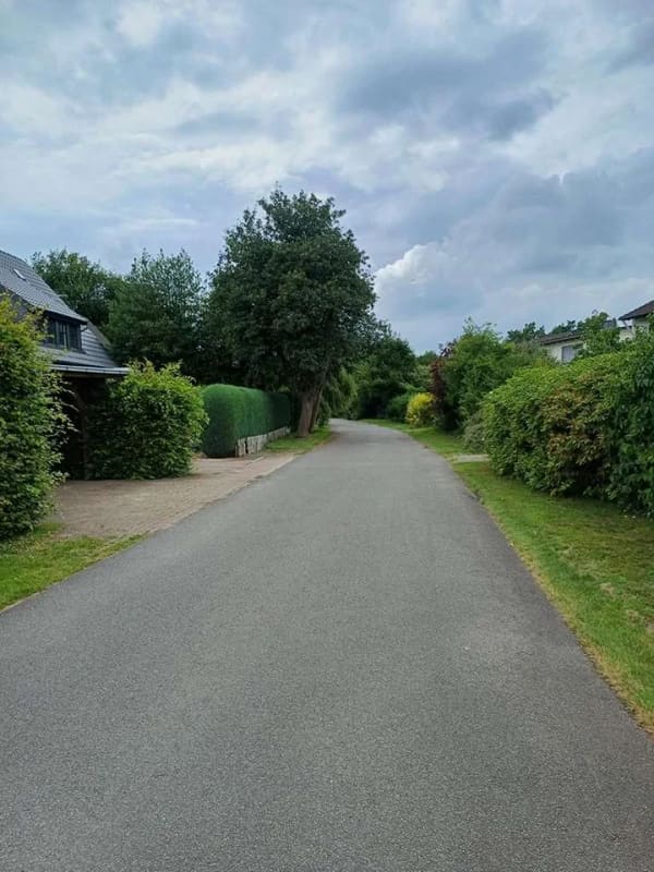 Immobilie in Ottersberg - Großzügiges, freistehendes Dreiparteienhaus in ruhiger, sonniger Lage (Verkaufspreis VB) - Bild 1