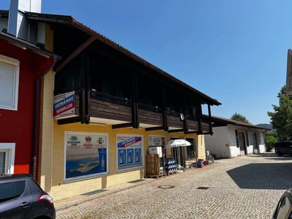 Immobilie in Grabenstätt - Wohn-und Gewerbegebäude im Zentrum von Bergen ( 115 m² + 141 m²) - Bild 1