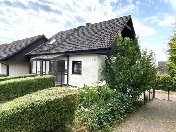 Immobilie in Karsbach - Einziehen & Wohlfühlen - 
Einfamilienhaus in Weyersfeld - Bild 0