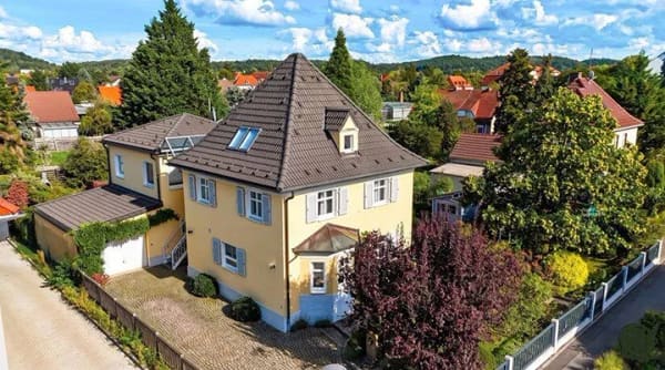 Immobilie in Coswig - Attraktives EFH, 305 m² Wfl.,9 Zi., EBK, Garage, Wintergarten ***PROVISIONSFREI*** - Bild 2