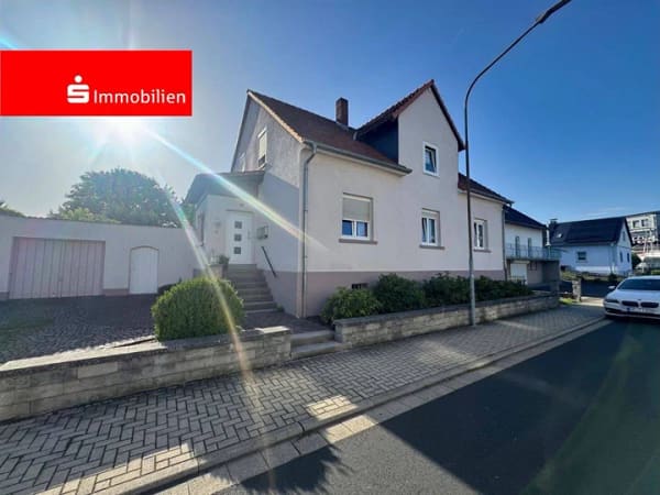Immobilie in Neustadt - Gepflegtes Zweifamilienhaus in zentraler Lage in Neustadt - Bild 0