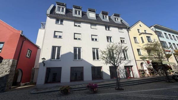 Immobilie in Viechtach - Wohn- und Geschäftshaus in bester Lage. - Bild 0