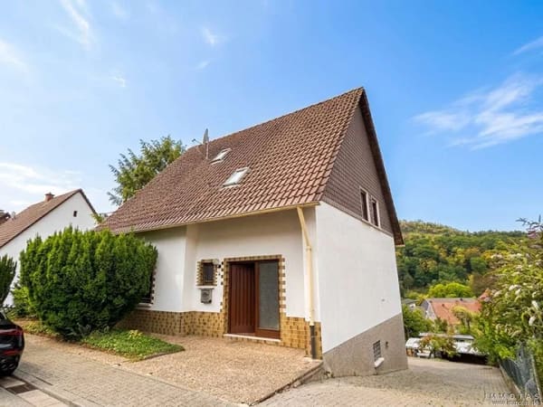 Immobilie in Altenglan - Gepflegtes Einfamilienhaus mit großem Grundstück und viel Platz in Altenglan-Mühlbach - Bild 0