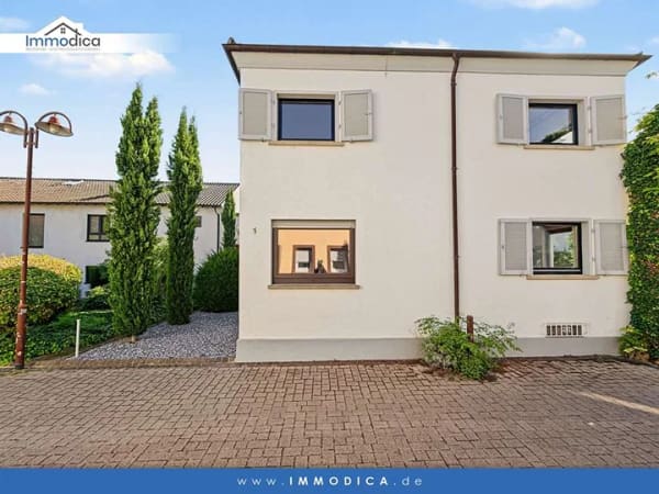Immobilie in Heßheim - Stadtvillencharme in Heßheim – großzügiges Einfamilienhaus mit Garten & Doppelgarage - Bild 1