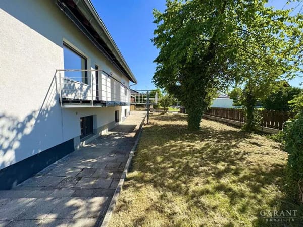 Immobilie in Großenseebach - Fast 300 qm voller Möglichkeiten - großzügiges Wohnen mit Pool & Garten - Bild 2