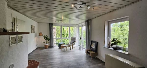 Immobilie in Lauda-Königshofen - Platz für die Familie und dies bezahlbar! Mit Garten, Kachelofen und Blick ins Grüne! - Bild 4