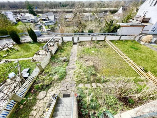 Immobilie in Efringen-Kirchen - Super Preis! Zimmer Wohnung im Stil einer DHH mit Garten und Schopf 
in Kleinkems für den Handwerker - Bild 1