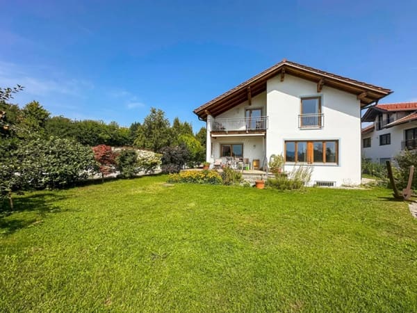 Immobilie in Rimsting - Seenähe und Bergblick - gepflegtes Einfamilienhaus mit hoher Energieeffizienz - Bild 0