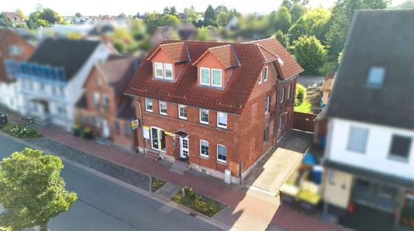 Immobilie in Nordstemmen - Sanierter Klassiker mit Wohlfühlgarantie: Großzügiges Wohnen mit Gartenidylle - Bild 0