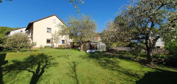 Immobilie in Neukirchen bei Sulzbach-Rosenberg - Gepflegtes Zweifamilienhaus in Neukirchen b. Su.-Ro. mit Gartenidyll / Keine Maklerkosten - Bild 2