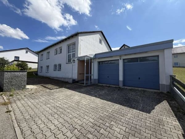 Immobilie in Rottenburg a. d. Laaber - Ein Haus, viele Möglichkeiten – großzügig wohnen und arbeiten auf dem Land - Bild 0