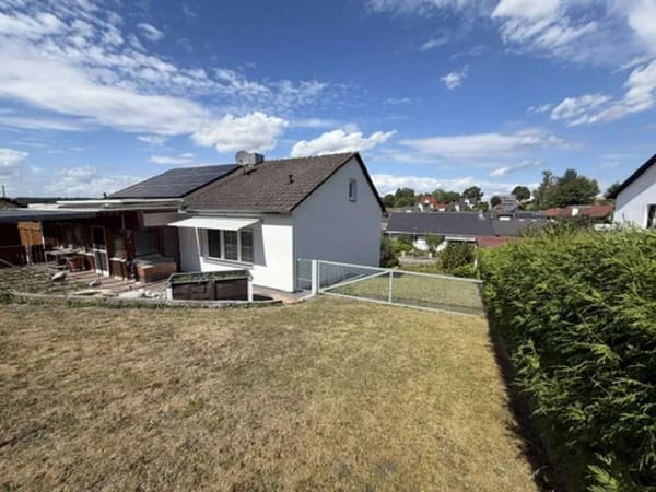 Immobilie in Rottenburg a. d. Laaber - Ein Haus, viele Möglichkeiten – großzügig wohnen und arbeiten auf dem Land - Bild 1