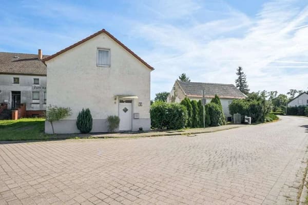 Immobilie in Roskow - Gemütliches Einfamilienhaus mit Dachterrasse und viel Nebengelass - Bild 2
