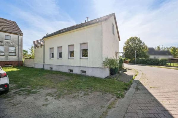 Immobilie in Roskow - Gemütliches Einfamilienhaus mit Dachterrasse und viel Nebengelass - Bild 3