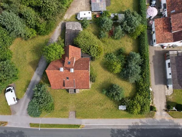 Immobilie in Schloß Holte-Stukenbrock - Sanierungsobjekt mit Potenzial: Großzügiges Wohnhaus auf 1.085 m² Grundstück - Bild 4