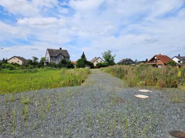 Immobilie in Veltheim - Mit Grundstück: Das Einfamilienhaus mit dem schönen Satteldach in Veltheim - Bild 1