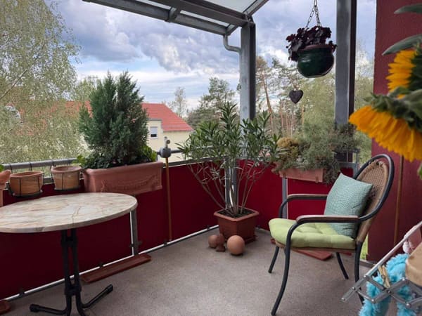 Immobilie in Röthenbach an der Pegnitz - Charmante 2-Zimmer-Wohnung mit tollem Ausblick und Garage - Bild 1