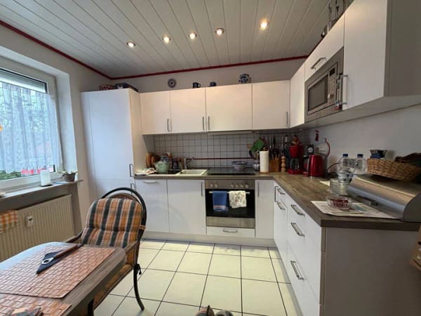Immobilie in Röthenbach an der Pegnitz - Charmante 2-Zimmer-Wohnung mit tollem Ausblick und Garage - Bild 2