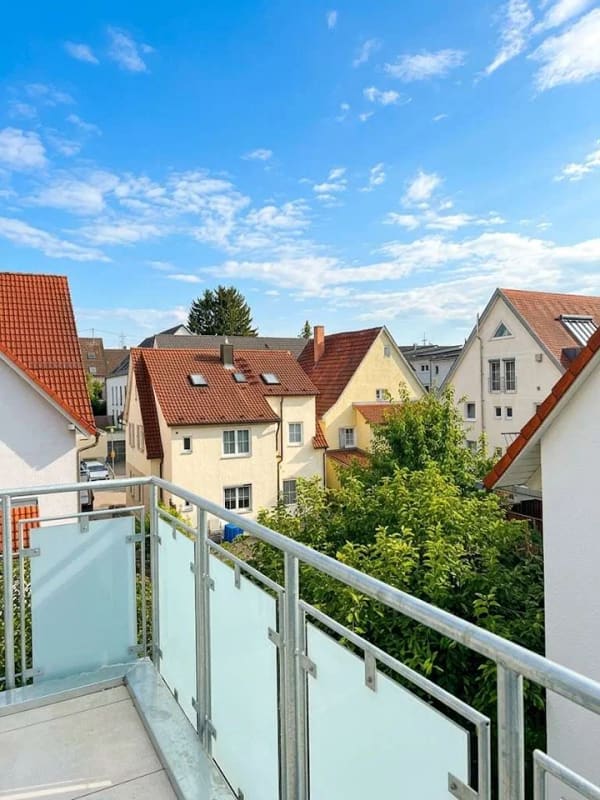 Immobilie in Freiberg am Neckar - Wunderschöne, helle Dachgeschoss-Maisonettewohnung mit Balkon - Bild 2
