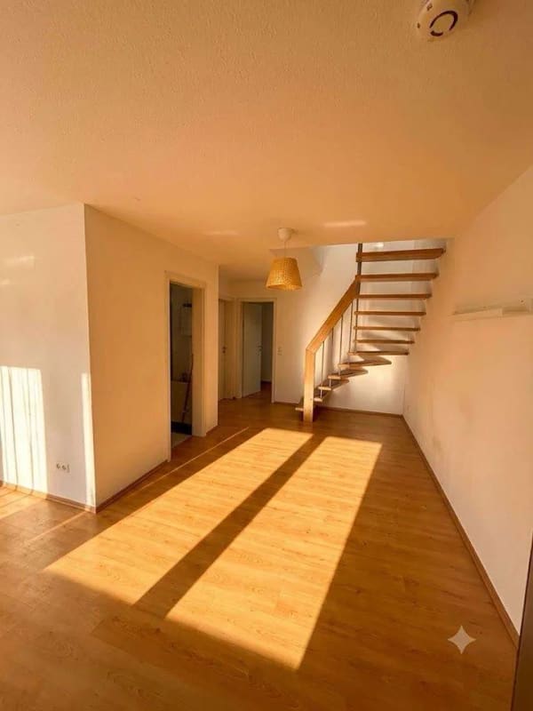 Immobilie in Freiberg am Neckar - Wunderschöne, helle Dachgeschoss-Maisonettewohnung mit Balkon - Bild 3