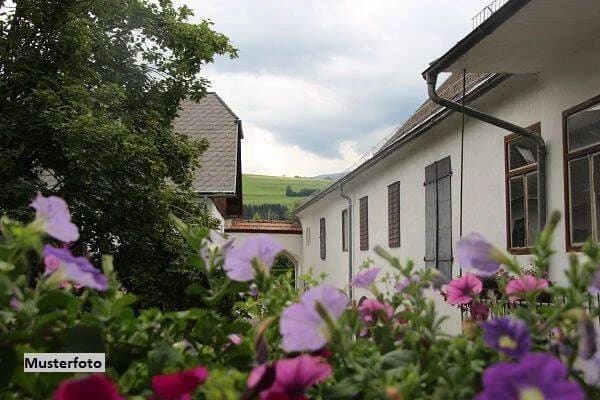 Immobilie in Geeste - Achtung, Naturfreunde aufgepasst! Wohnhaus mit umfangreicher Nebenbebauung - Bild 0
