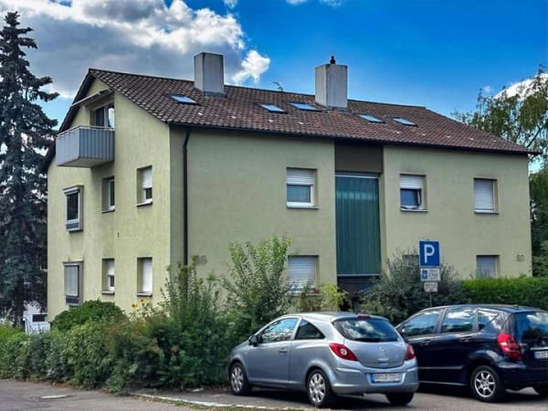 Immobilie in Böblingen - 6-Familienhaus in ruhiger Lage und dennoch nur 300 Meter vom S-Bahnhof entfernt - Bild 0
