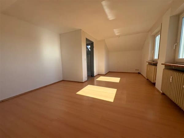 Immobilie in Raubling - Hübsche DG-Wohnung mit Bergblick in top ruhiger Lage - Bild 1