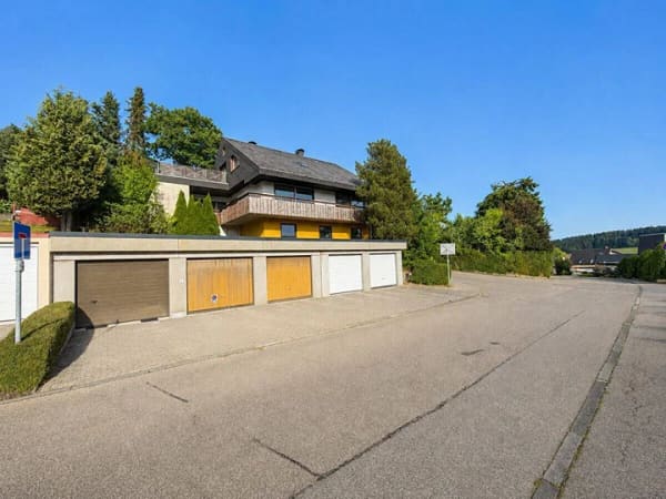 Immobilie in Unterkirnach - Großzügige 5-Zimmer-Erdgeschosswohnung mit Gartenbereich und 2 Garagen in Unterkirnach - Bild 2