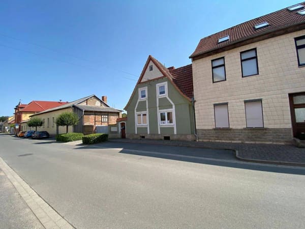 Immobilie in Greußen - Kompaktes Zuhause mit Garten und viel Potenzial - Bild 1