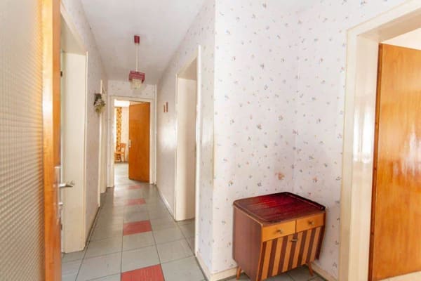 Immobilie in Mengerskirchen - Mehrgenerationshaus? Teilvermietung oder viel Platz für 1 Familie? - Bild 3