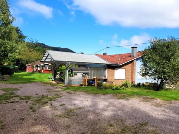 Immobilie in Mettlach - Zwei Häuser – ein Preis | 3.055 m² Grundstück | Viel Platz & großes Potenzial in Saarhölzbach - Bild 3