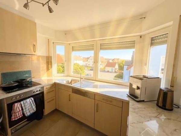 Immobilie in Burgthann - Ruhige Lage Bauhjahr 1992! Eigennutzung oder Vermietung schöne Maisonette-Wohnung mit Süd-Balkon - Bild 1