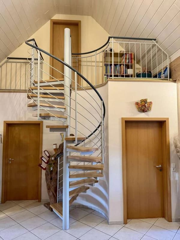 Immobilie in Ammerndorf - Einzigartige Galeriewohnung mit Süd-Balkon und unverbaubarem Blick ins Biberttal - Bild 0