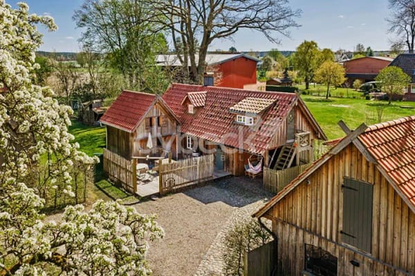 Immobilie in Barendorf - Liebevoll gestaltetes Ensemble mit über 200 m² Nutzfläche und ca. 2 ha Wald. - Bild 2