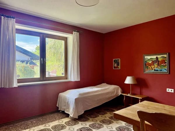 Immobilie in Seehausen am Staffelsee - Einfamilienhaus mit schönem Garten und vielseitigen Nutzungsmöglichkeiten - Bild 3