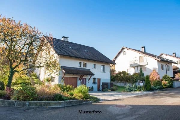 Immobilie in Leck - Einfamilienhaus mit integrierter Garage in familienfreundlicher Wohnlage - Bild 0