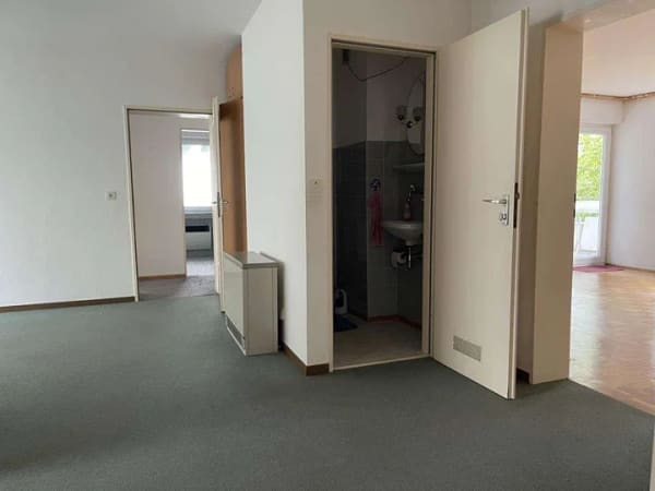 Immobilie in Gauting - FREI! Renovierungsbedürftige Wohnung Nahe Zentrum und Bahnhof - Bild 1
