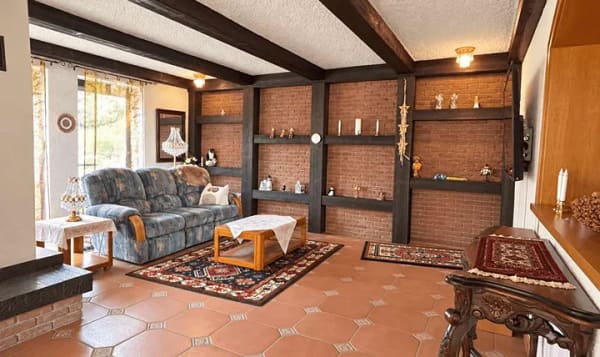 Immobilie in Parkstein - Imposant und außergewöhnlich: Großzügiges Haus mit Einliegerwohnung, Doppelgarage und Gartenoase - Bild 2