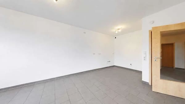 Immobilie in Lehrberg - Großzügige Doppelhaushälfte mit 160 m² Wohnfläche, Vollkeller, zwei Garagen & moderner Haustechnik - Bild 2