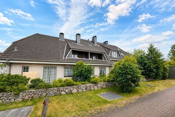 Immobilie in Norddorf auf Amrum - Individuelle Ferienwohnung mit Kamin, Südloggia und Garage (2 Zimmer + 2 Räume im Spitzboden) - Bild 0