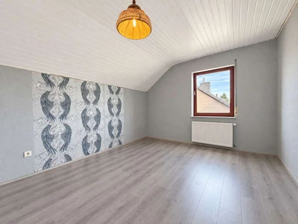 Immobilie in Unna - Provisionsfrei! Renovierte 4-Zimmer-Wohnung in gepflegtem Dreifamilienhaus - Bild 2
