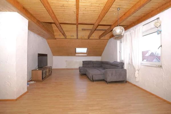 Immobilie in Kindsbach - Geräumige 2 Zimmer DG Wohnung - Bild 1