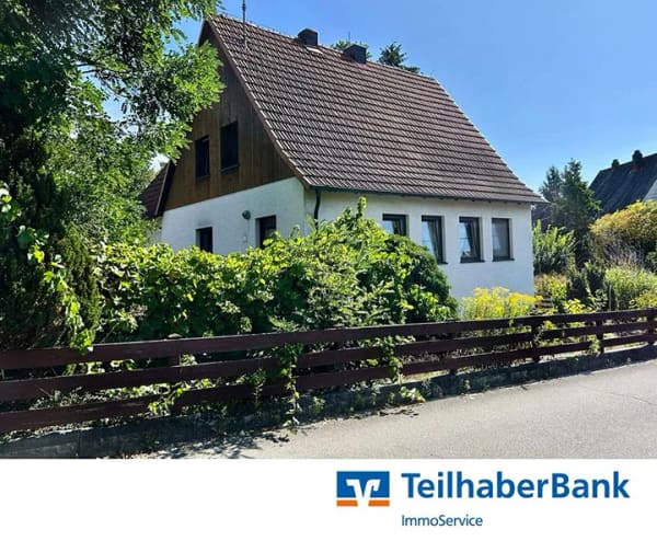 Immobilie in Spardorf - Renovierungsbedürftiges Einfamilienhaus mit großem Grundstück - Bild 0