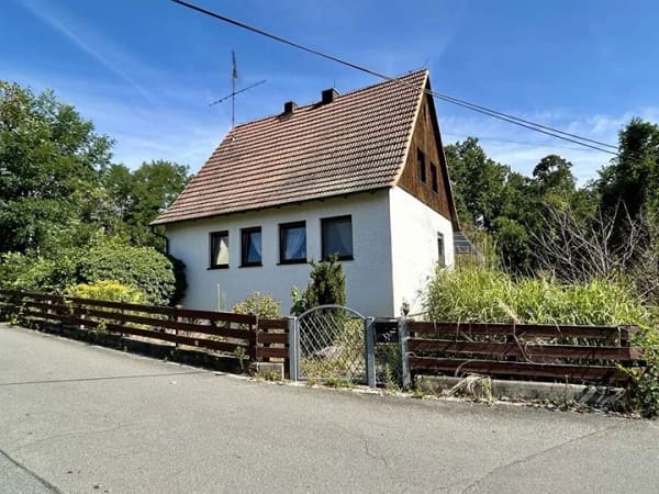 Immobilie in Spardorf - Renovierungsbedürftiges Einfamilienhaus mit großem Grundstück - Bild 2
