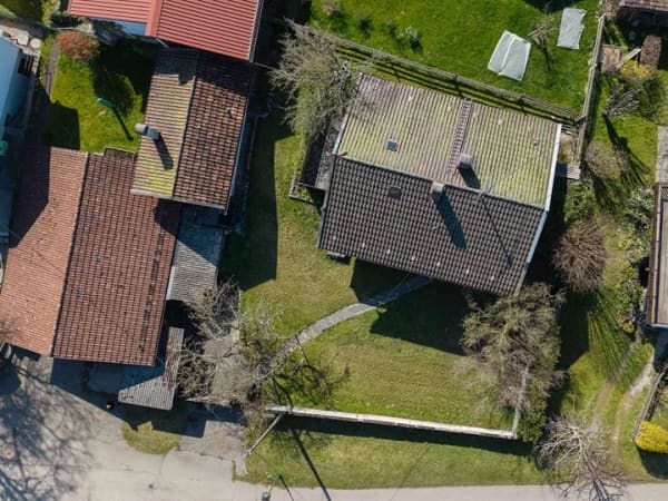 Immobilie in Seeshaupt - Viel Potenzial in ruhiger Lage: Grundstück mit Altbestand - Bild 1