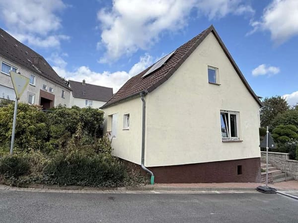Immobilie in Beverungen - Renoviertes Wohnhaus mit 60 m² Wohnfläche in Beverungen-Haarbrück - Bild 2