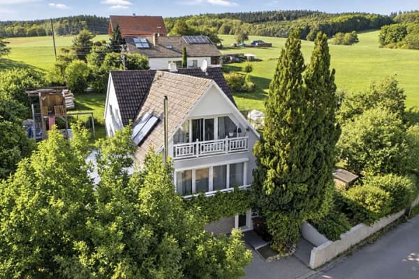 Immobilie in Fischach - Großzügiges & modernes Familienhaus mit großem Garten in ruhiger Ortsrandlage von Fischach / Siegert - Bild 1