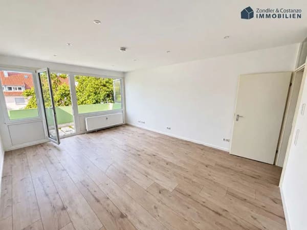 Immobilie in Stuttgart - Kernsanierte 1-Zi.-Whg mit Aufzug * EBK * TL-Bad * Balkon * Pkw-Stpl. * optional 2 TG-Stpl. * - Bild 0