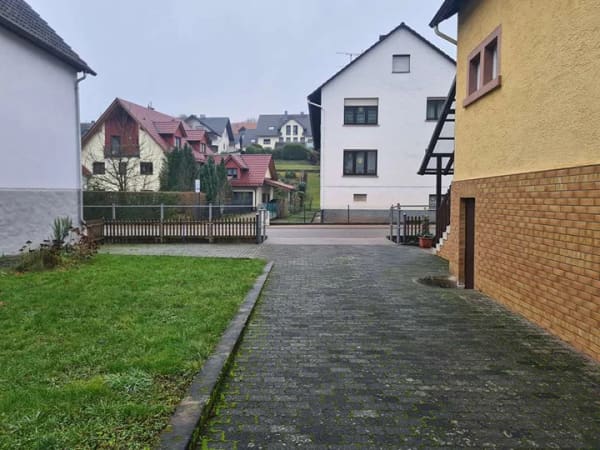 Immobilie in Sailauf - Vielseitiges Mehrfamilienhaus: Großzügiges Platzangebot in Sailauf - Bild 2