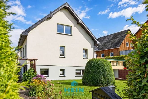 Immobilie in Lauter-Bernsbach - Traumhaftes Platzwunder mit grünem Gartenparadies – Ihr neues Zuhause mit Potenzial in Lauter! - Bild 4